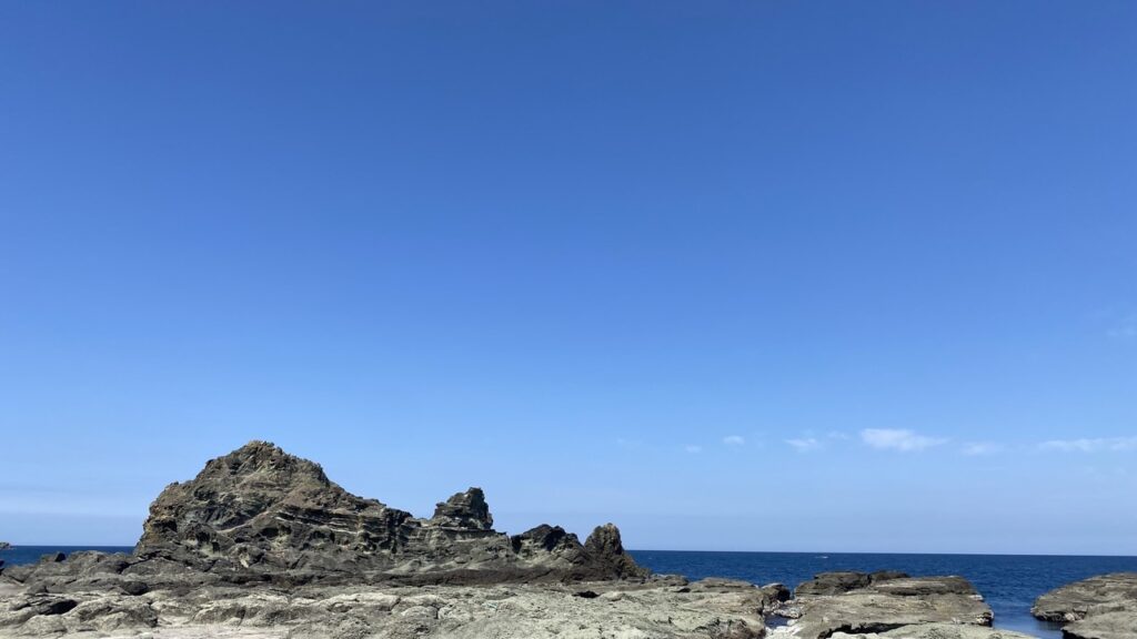 青森県　千畳敷海岸　奇岩　鎧岩