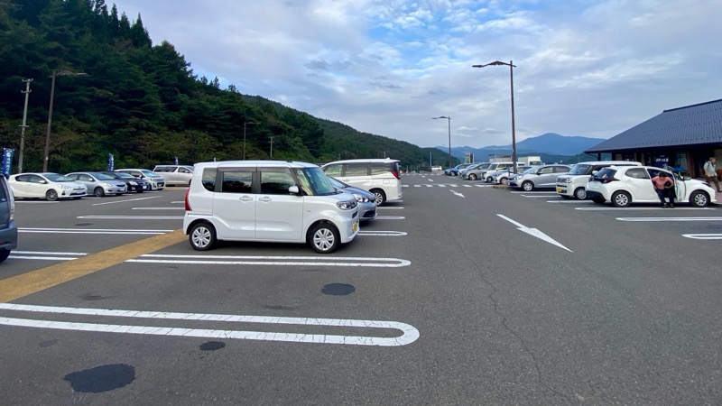 道の駅遠野風の丘　駐車場　光の少ない方